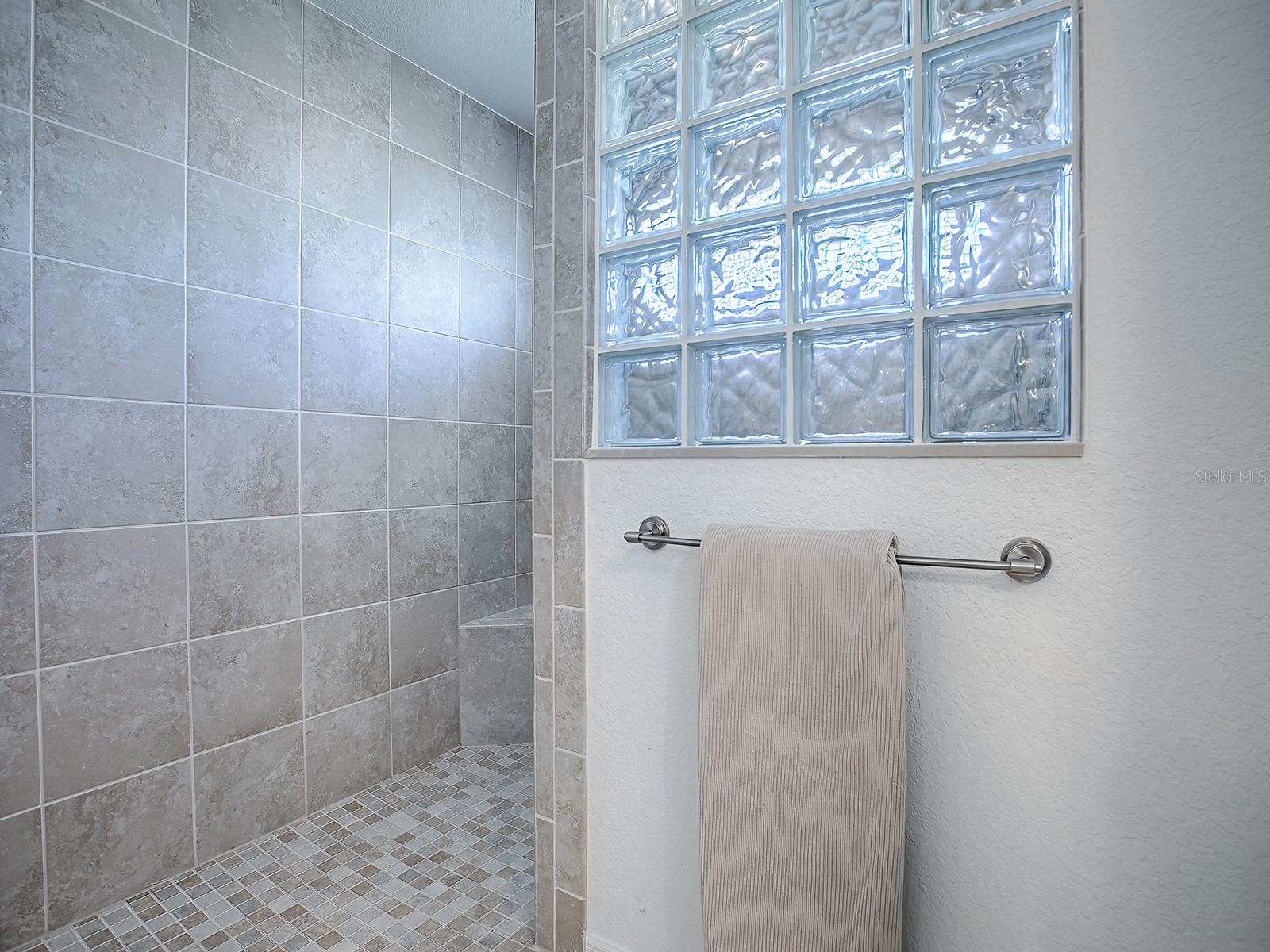 Image 28 of 49 For 10010 Lake Miona Way