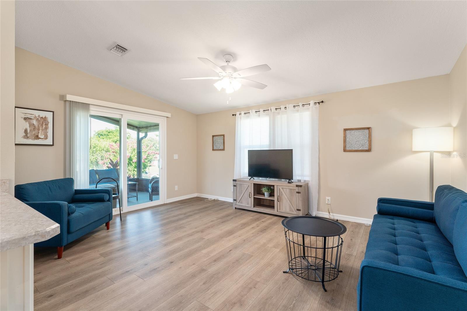 Image 11 of 67 For 1607 Doral Circle