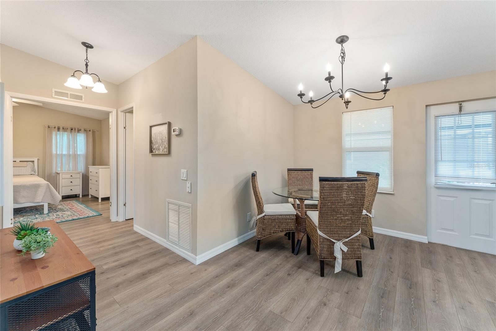 Image 19 of 67 For 1607 Doral Circle