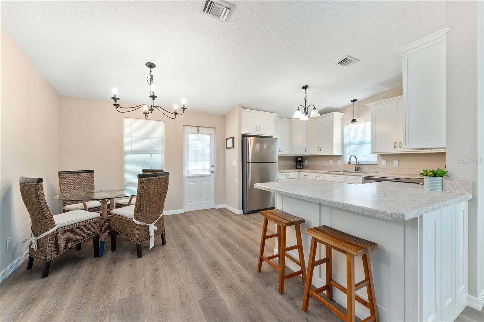 Image 23 of 67 For 1607 Doral Circle