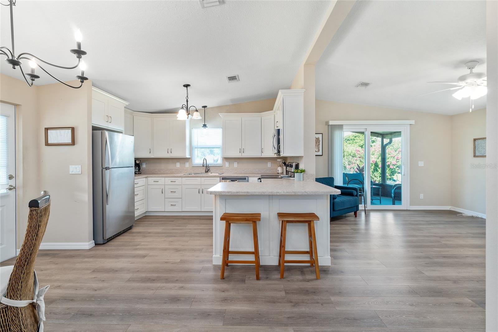 Image 24 of 67 For 1607 Doral Circle