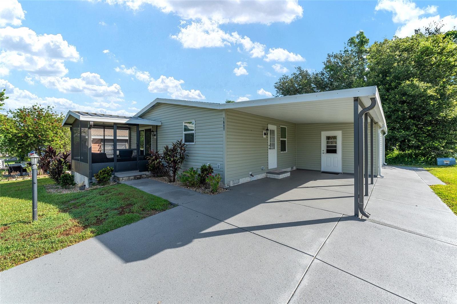 Image 3 of 67 For 1607 Doral Circle