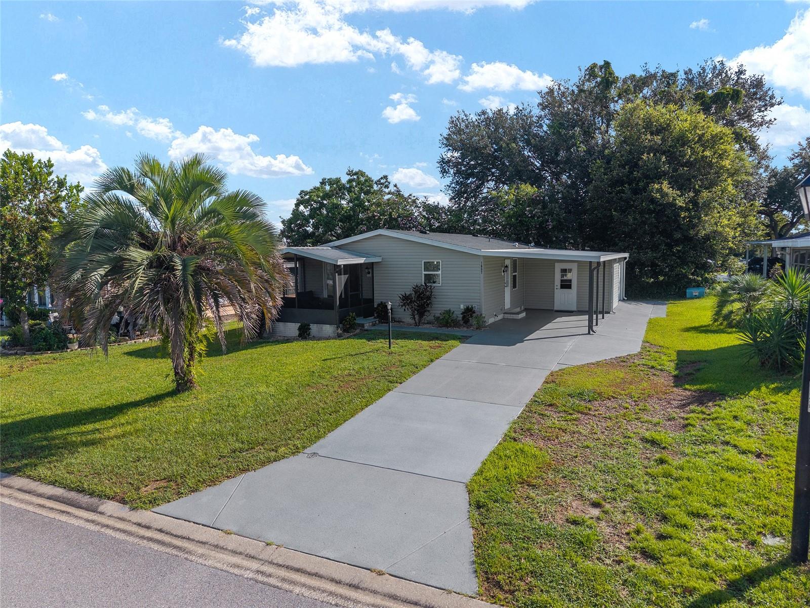 Image 4 of 67 For 1607 Doral Circle