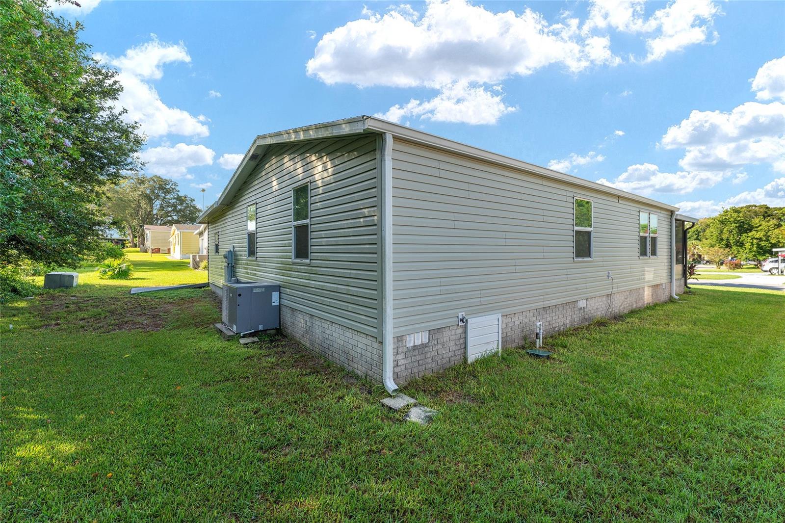 Image 9 of 67 For 1607 Doral Circle