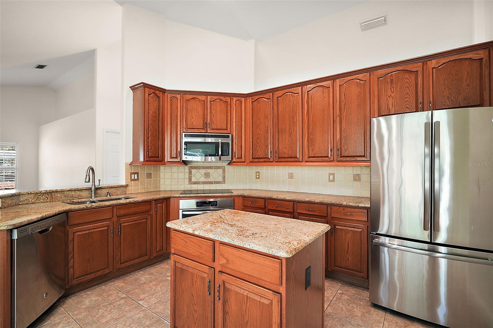 Image 6 of 42 For 7685 Lake Angelina Drive