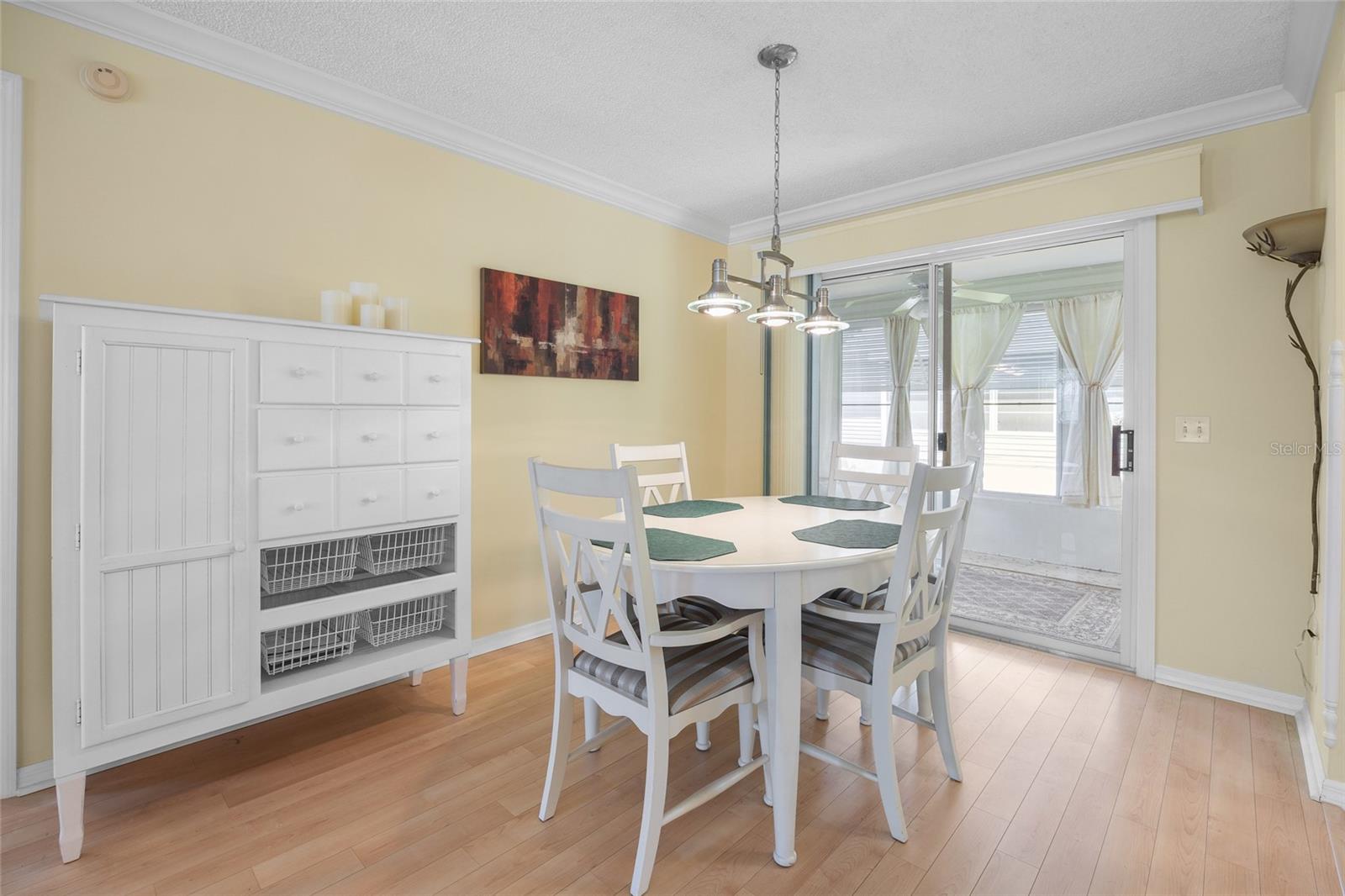 Image 11 of 36 For 729 Bolivar Street