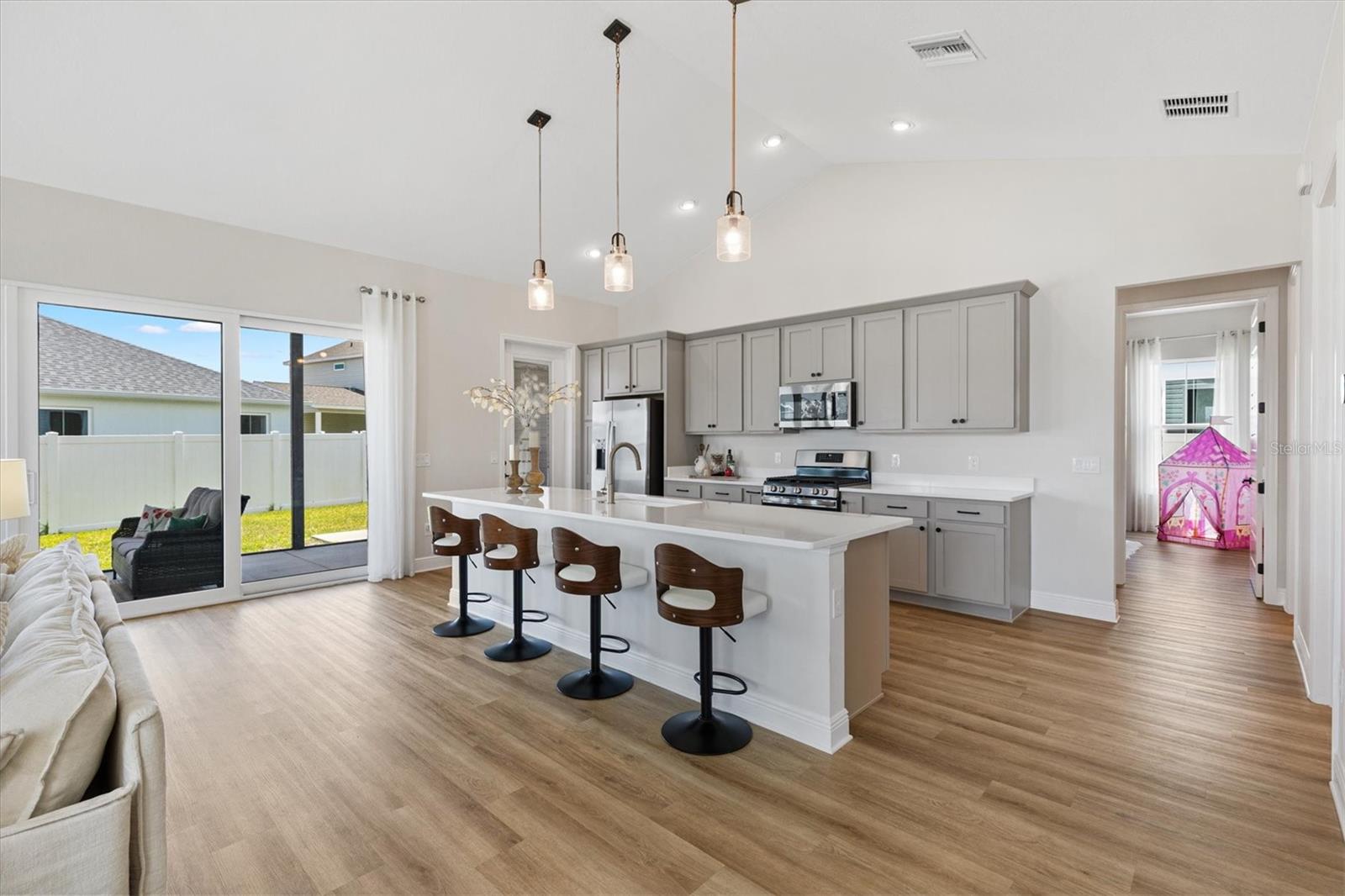 Image 18 of 42 For 7563 Dinapoli Court