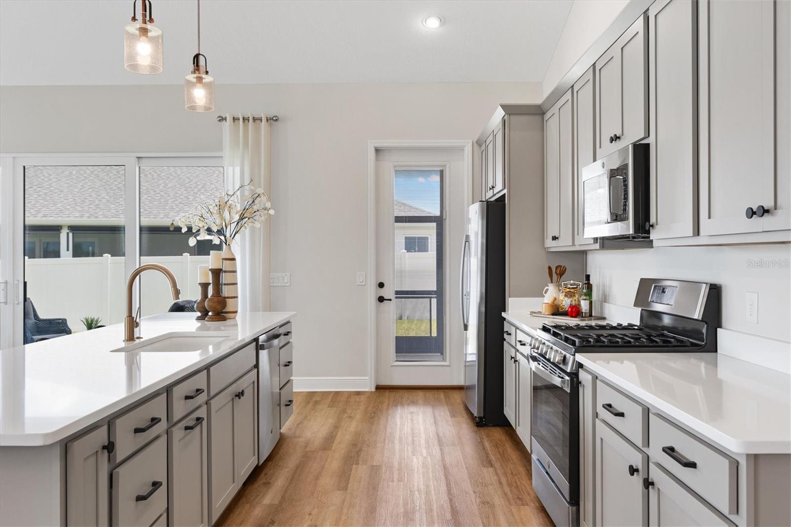 Image 20 of 42 For 7563 Dinapoli Court