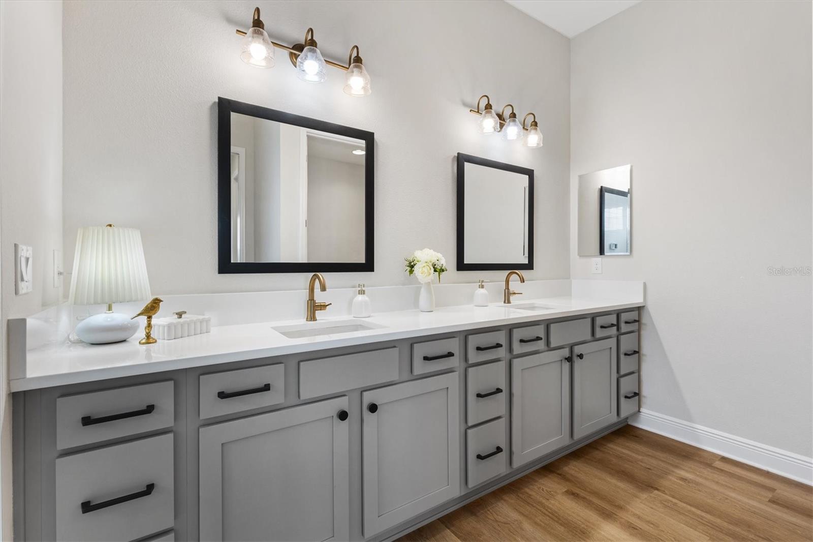Image 24 of 42 For 7563 Dinapoli Court
