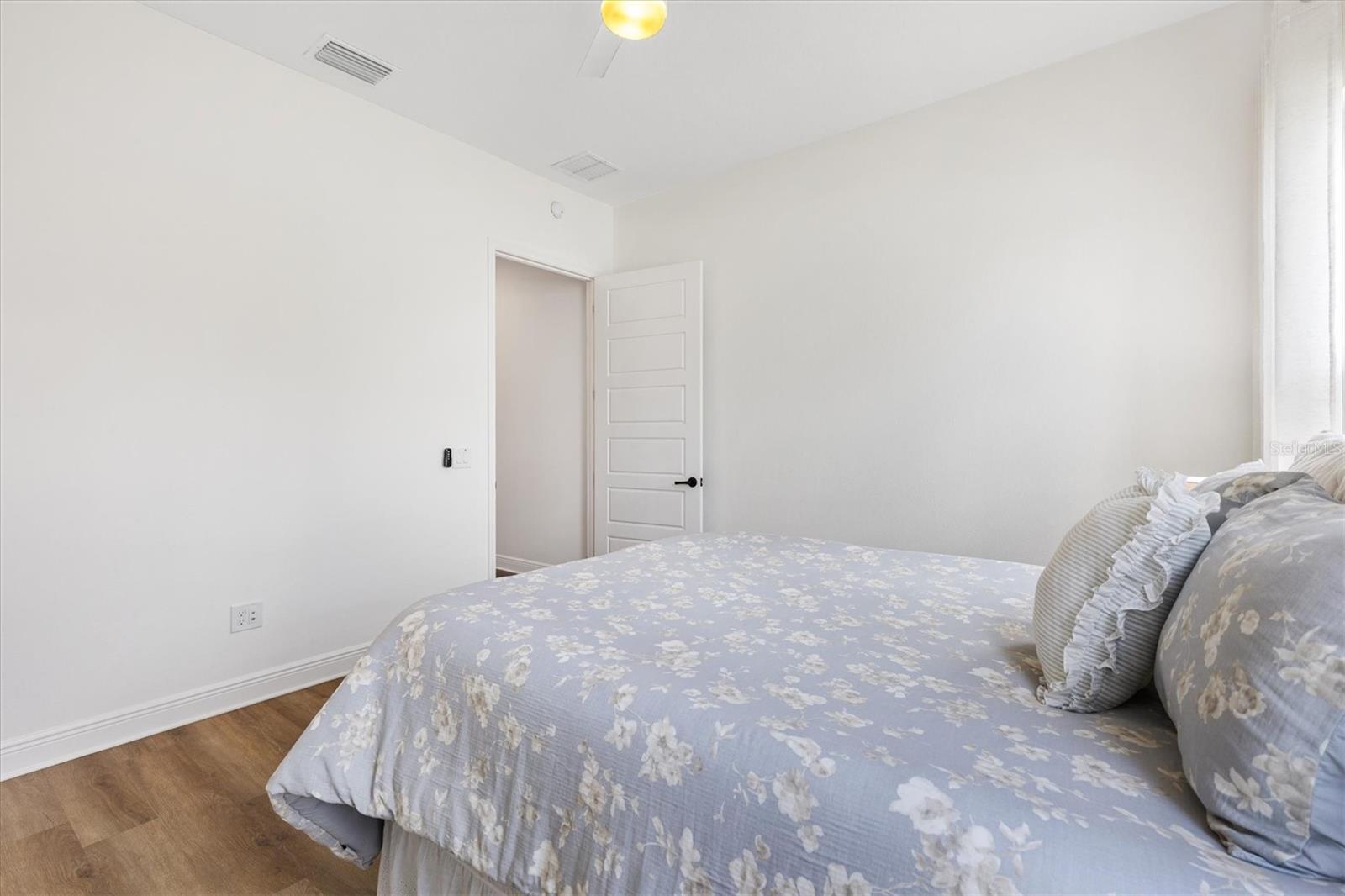 Image 27 of 42 For 7563 Dinapoli Court