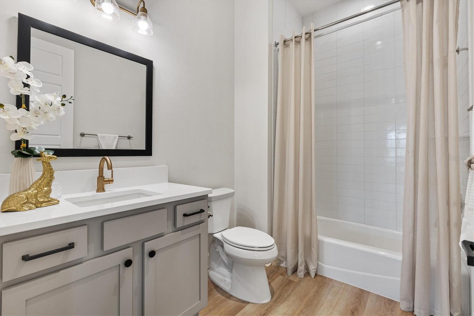 Image 31 of 42 For 7563 Dinapoli Court