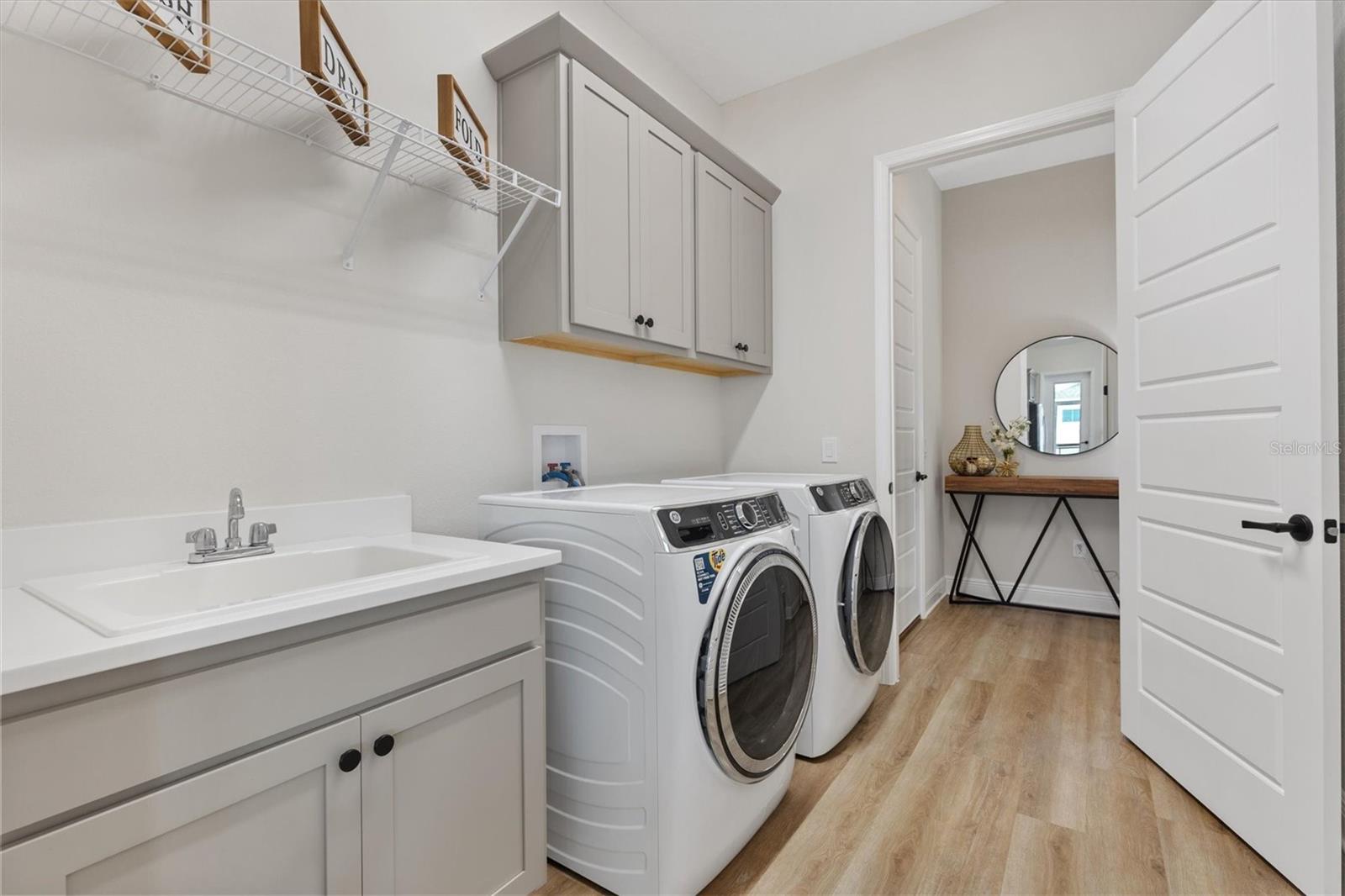 Image 32 of 42 For 7563 Dinapoli Court
