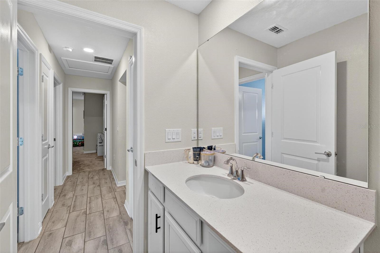 Image 31 of 41 For 5108 Tanzanite Drive