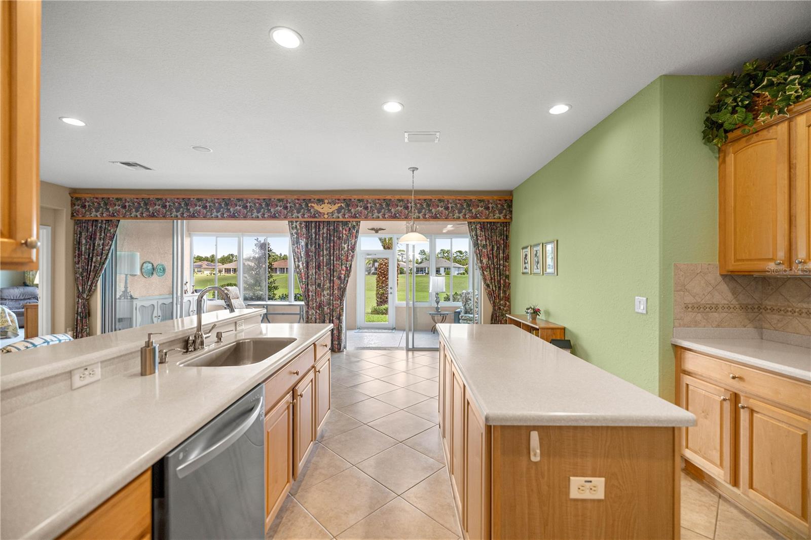 Image 14 of 43 For 8953 119th Street