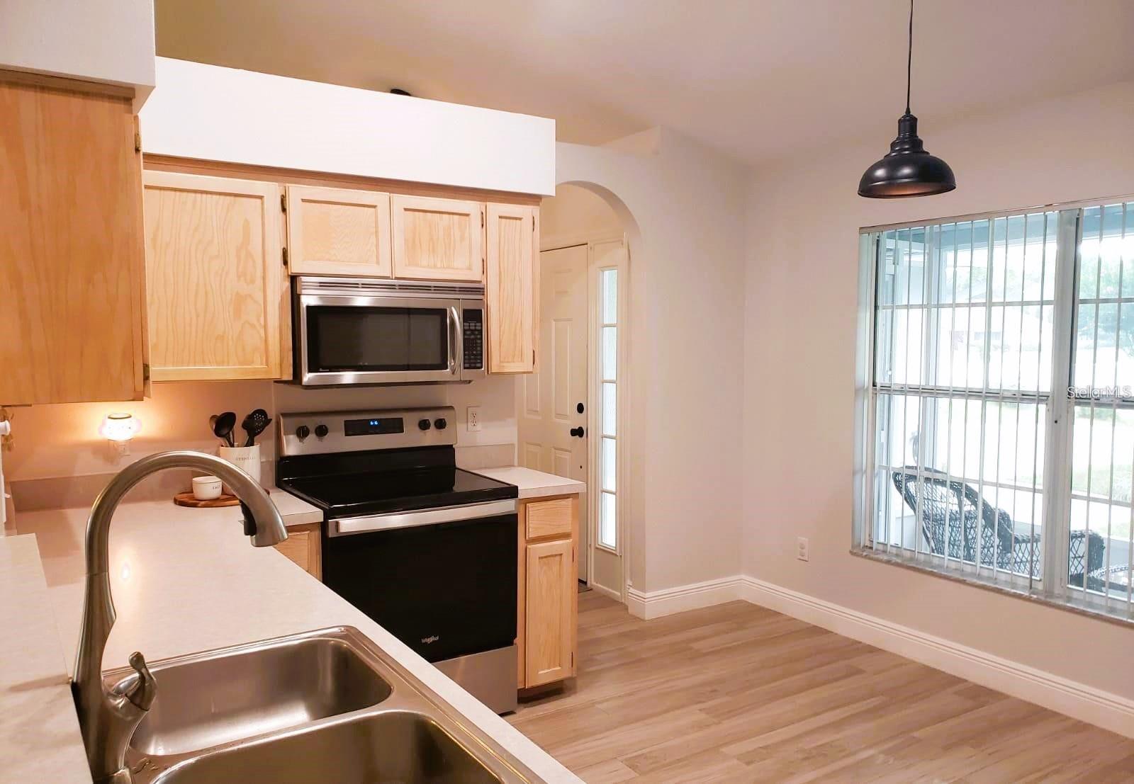 Image 11 of 37 For 9910 Janette Lane