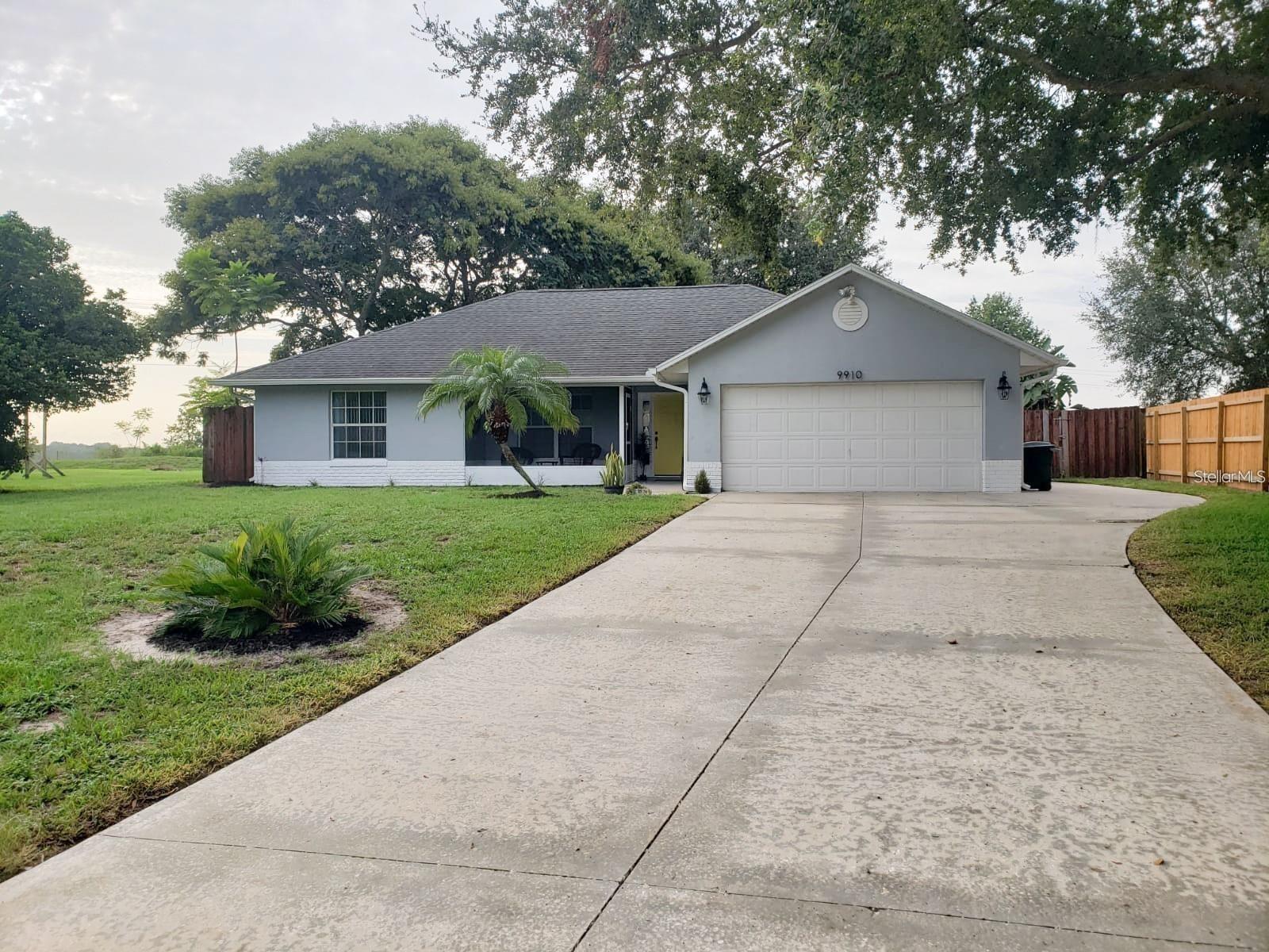 Image 2 of 37 For 9910 Janette Lane