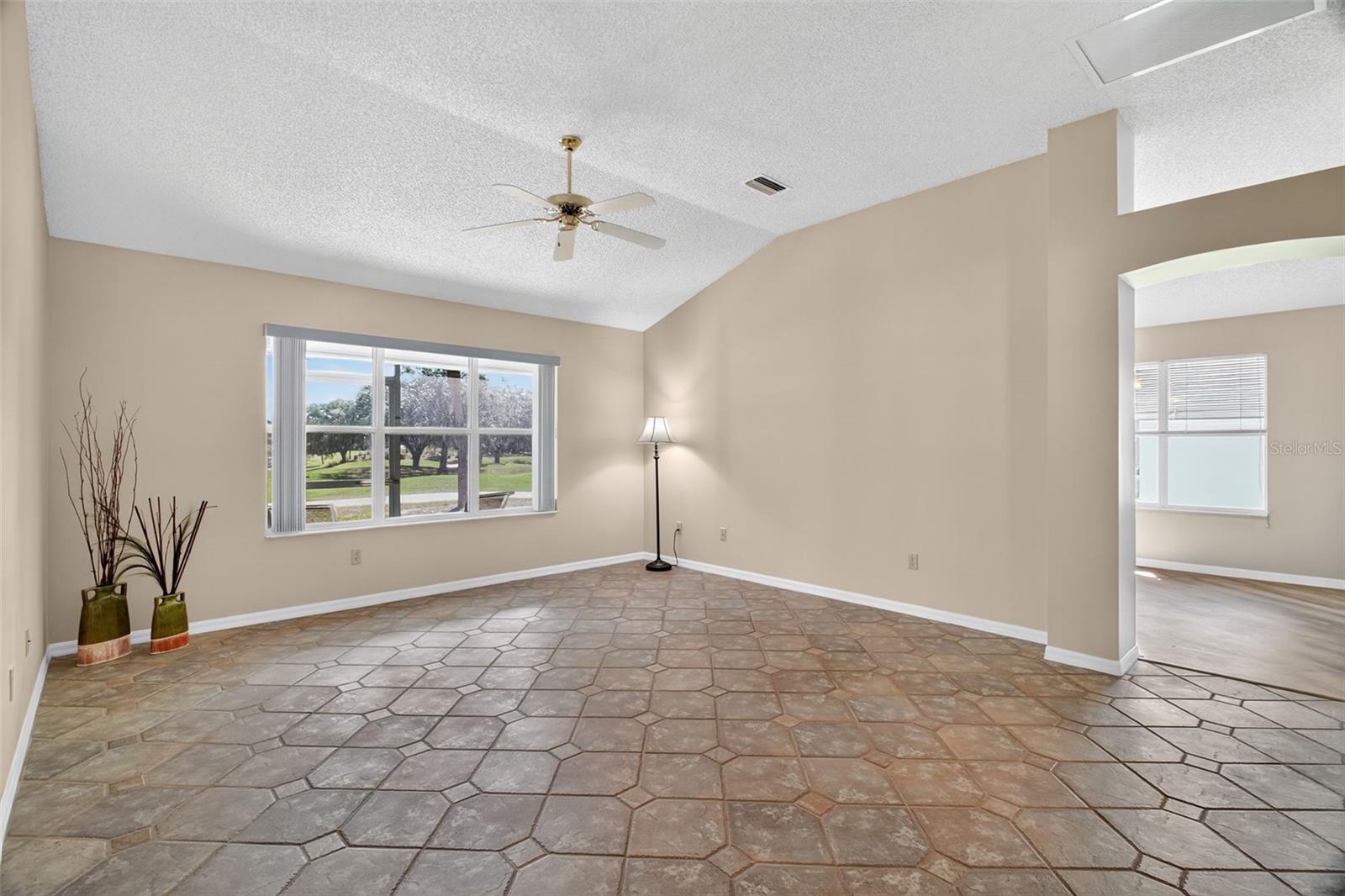 Image 12 of 42 For 525 Chula Vista Avenue