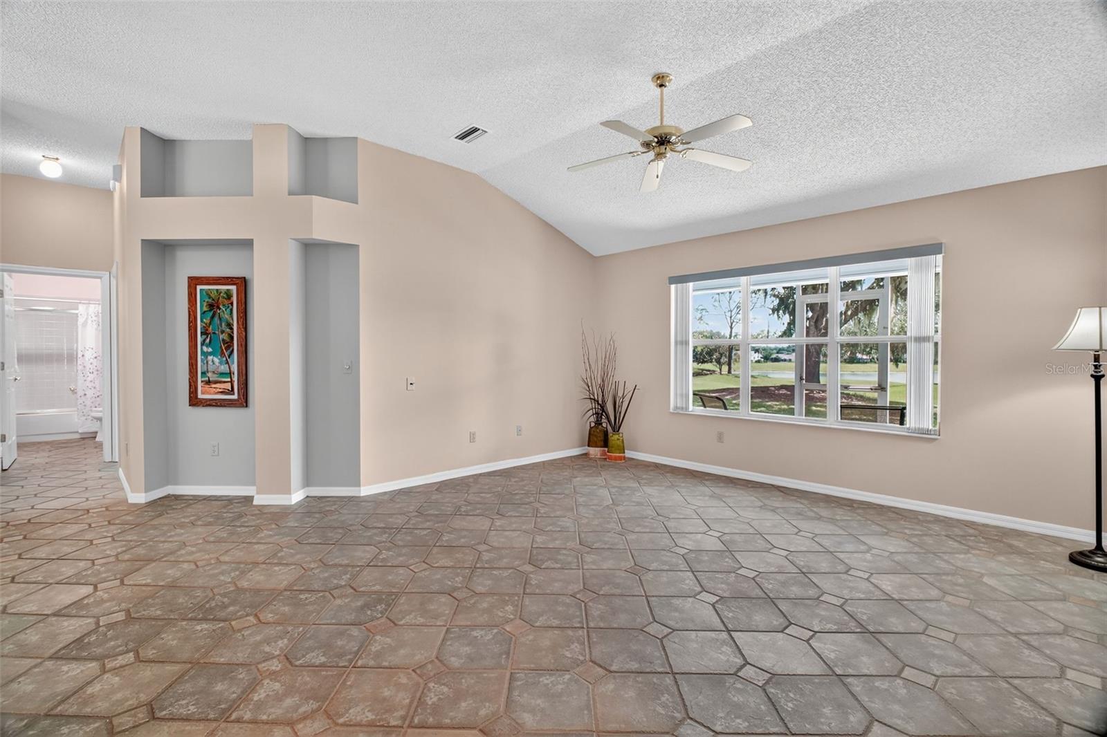 Image 13 of 42 For 525 Chula Vista Avenue