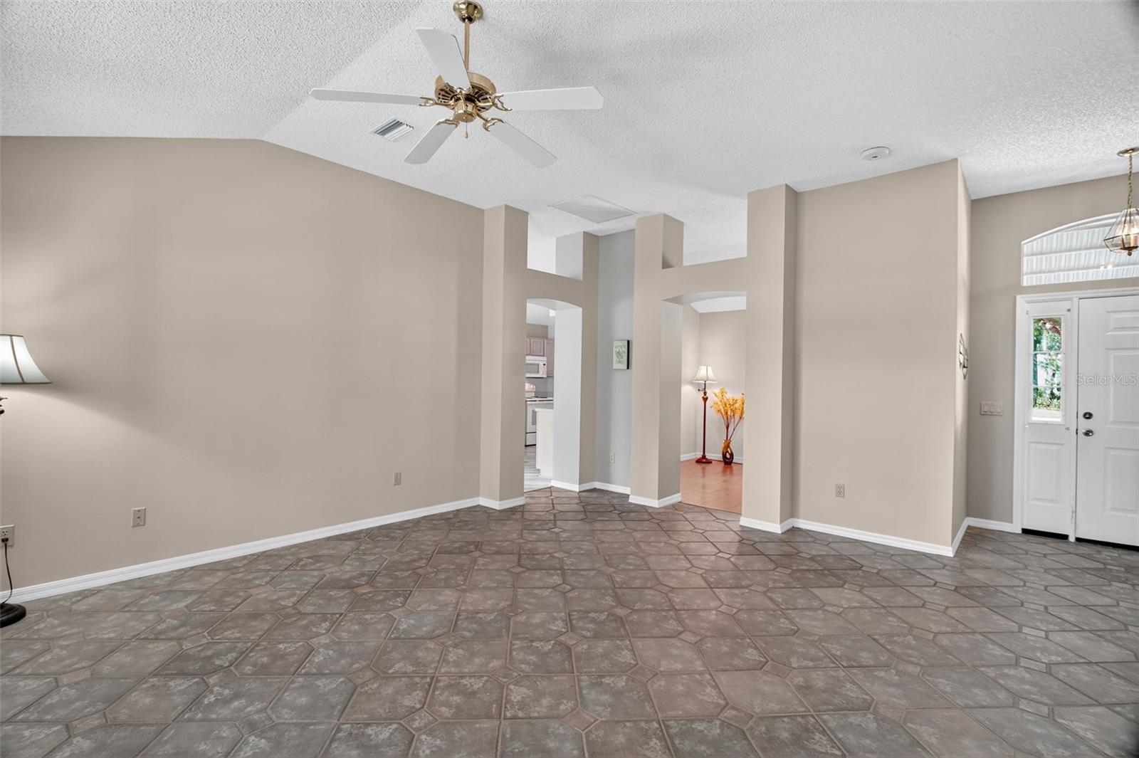 Image 15 of 42 For 525 Chula Vista Avenue