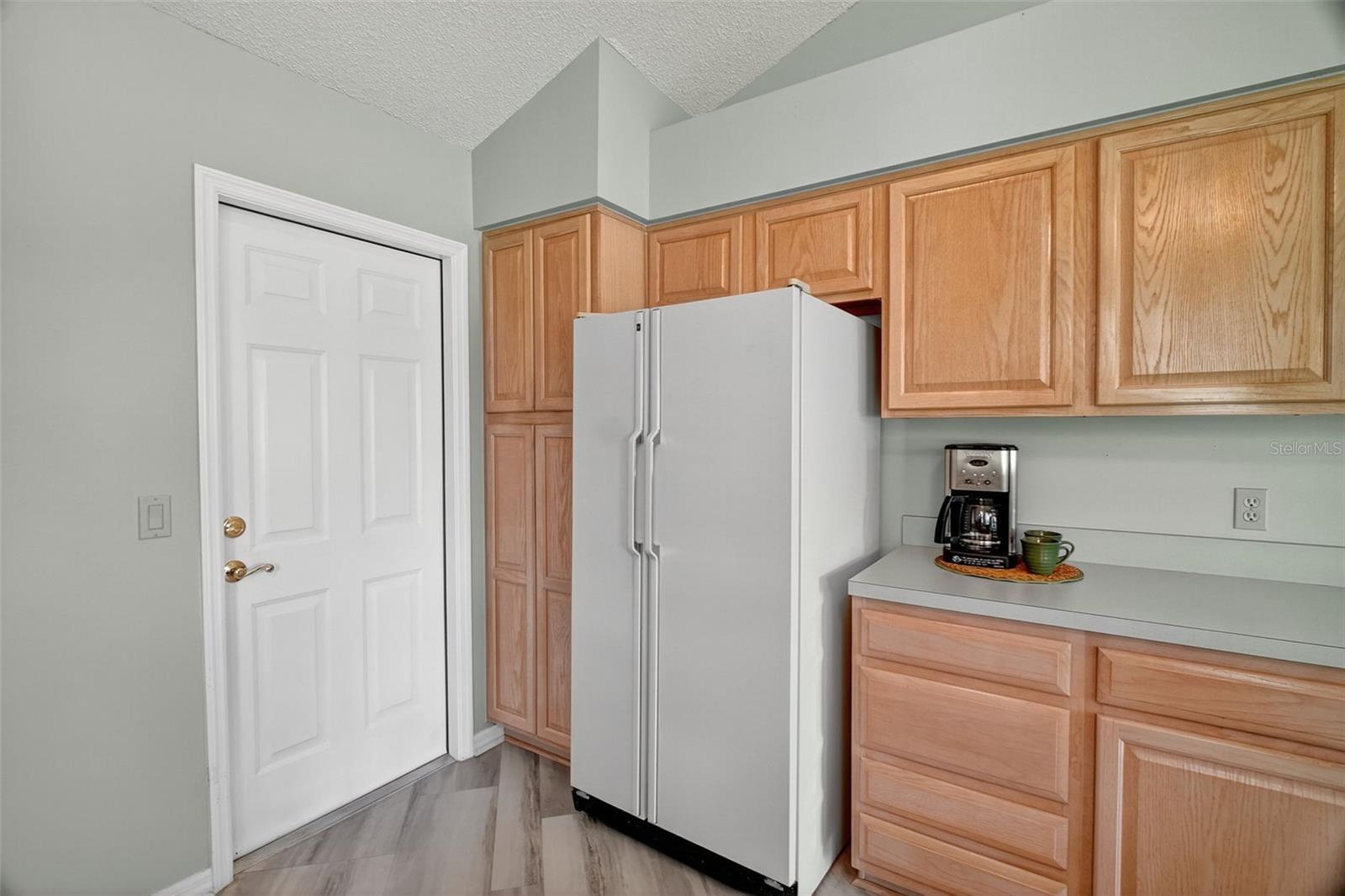 Image 8 of 42 For 525 Chula Vista Avenue
