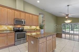 Image 18 of 70 For 24540 Madewood Avenue