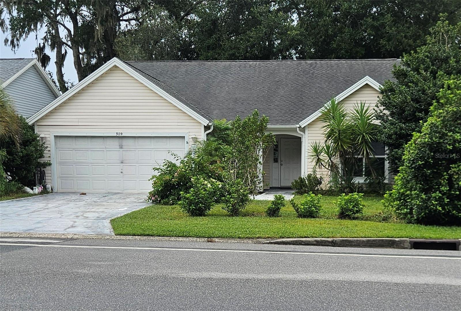Details for 309 Chula Vista Avenue, LADY LAKE, FL 32159