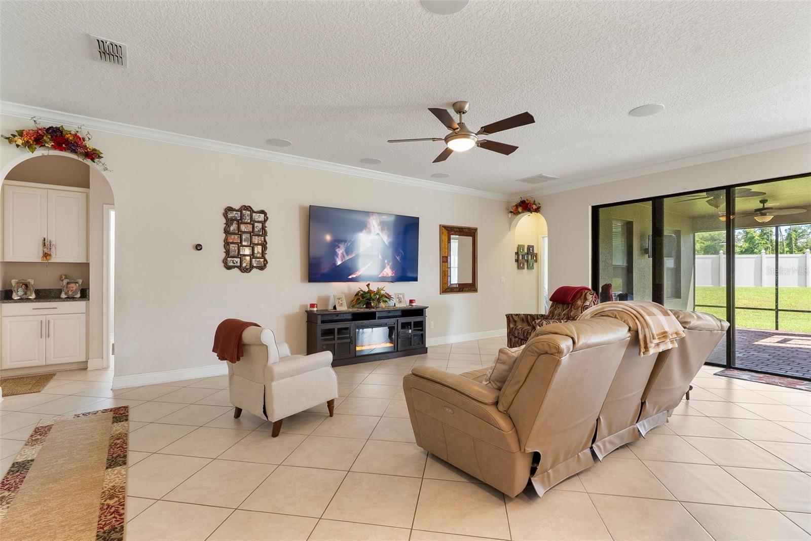 Image 9 of 39 For 1106 Woods Landing Drive