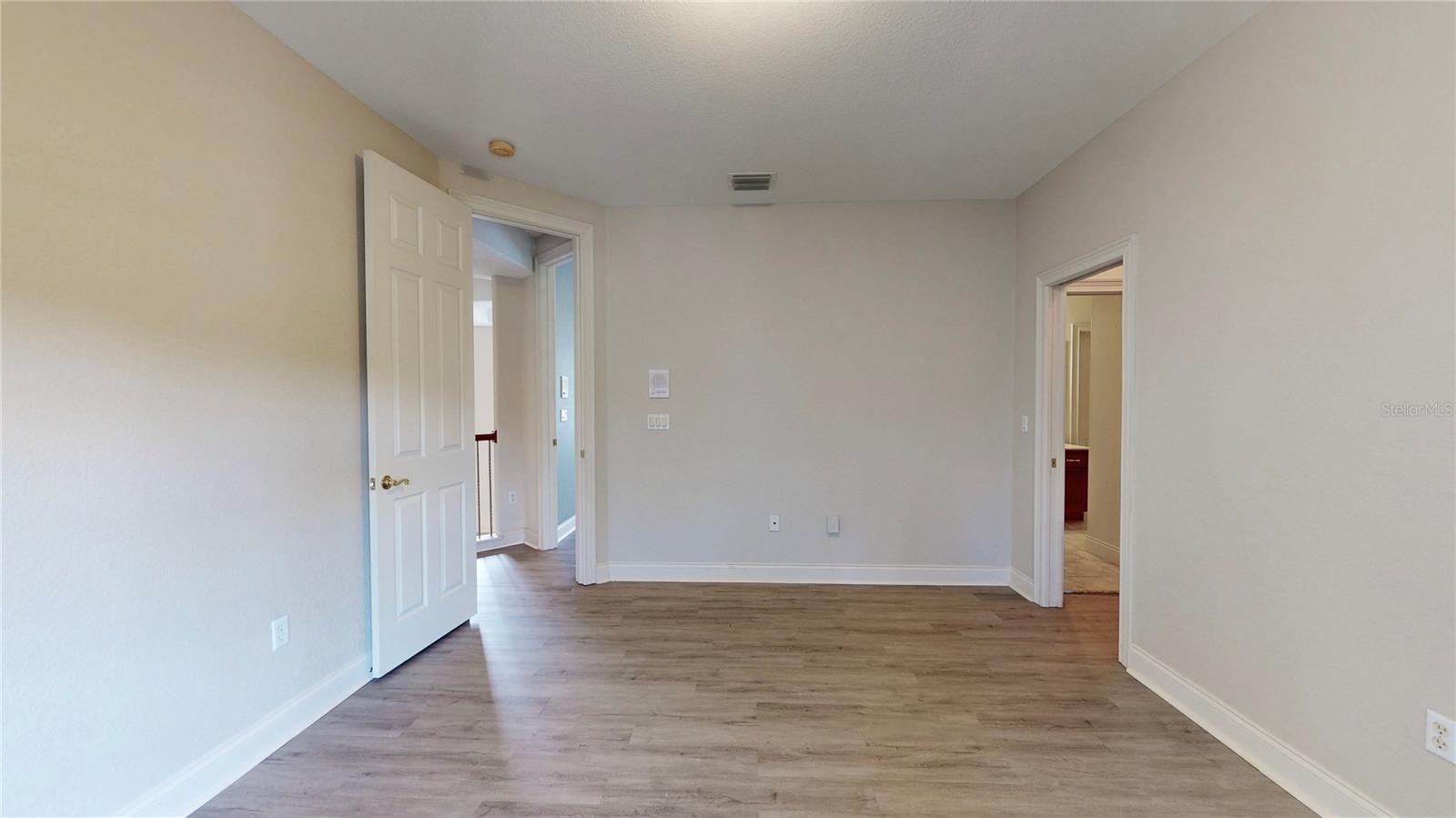 Image 46 of 80 For 10430 Birch Tree Lane