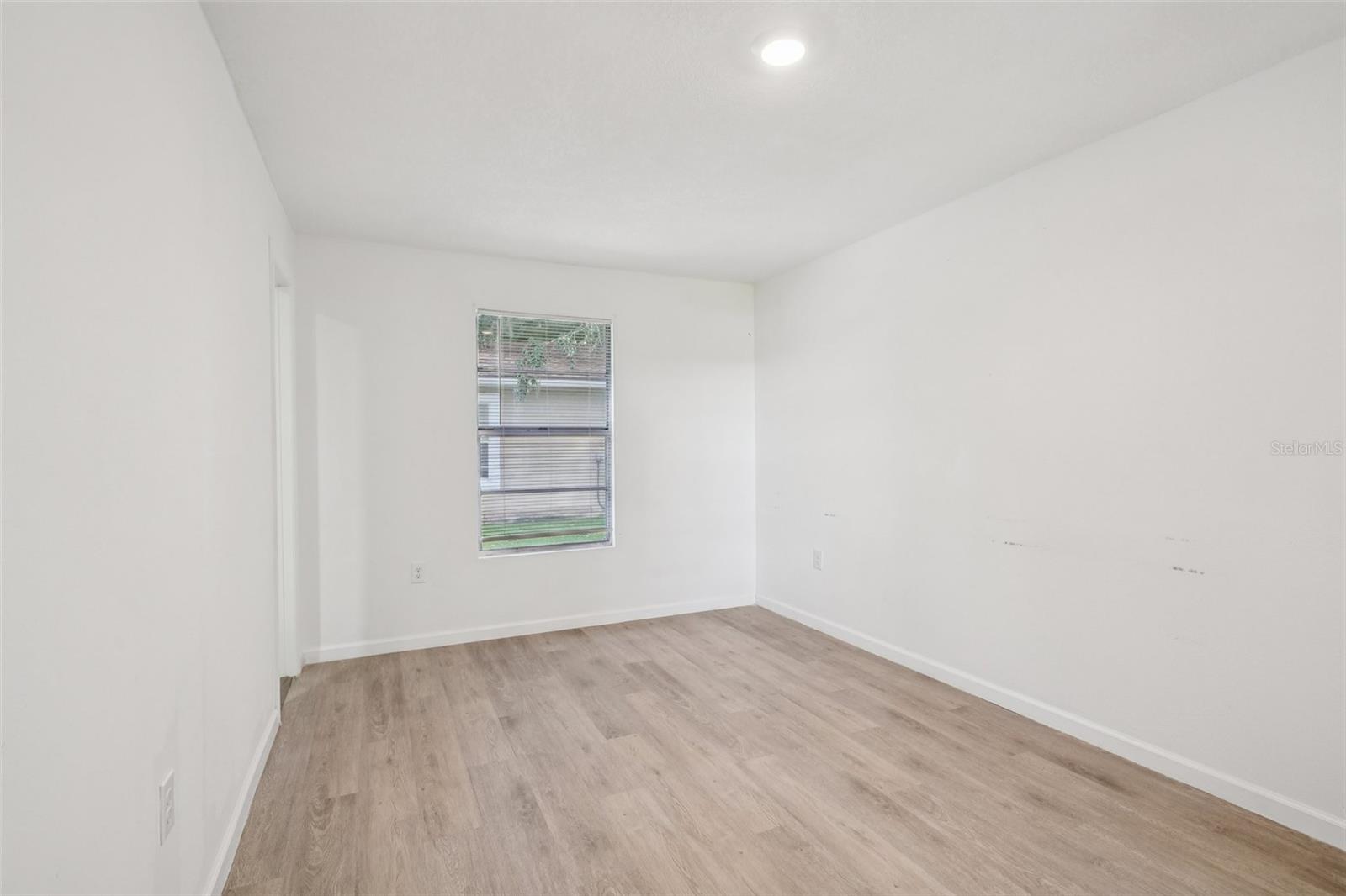 Image 16 of 62 For 5989 159th Court