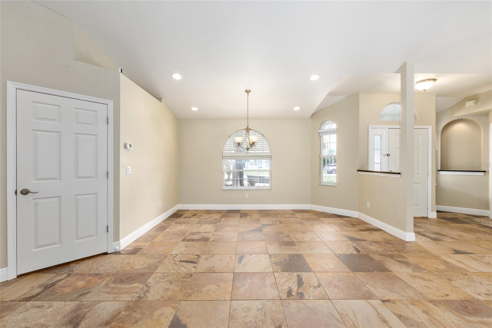 Listing photo id 17 for 5660 85th Place