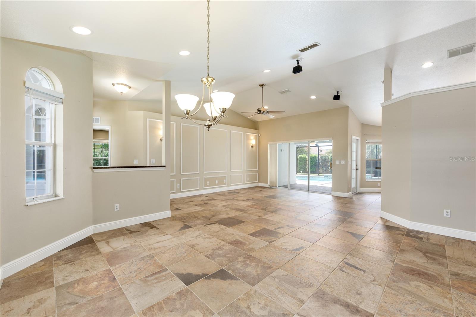 Listing photo id 18 for 5660 85th Place