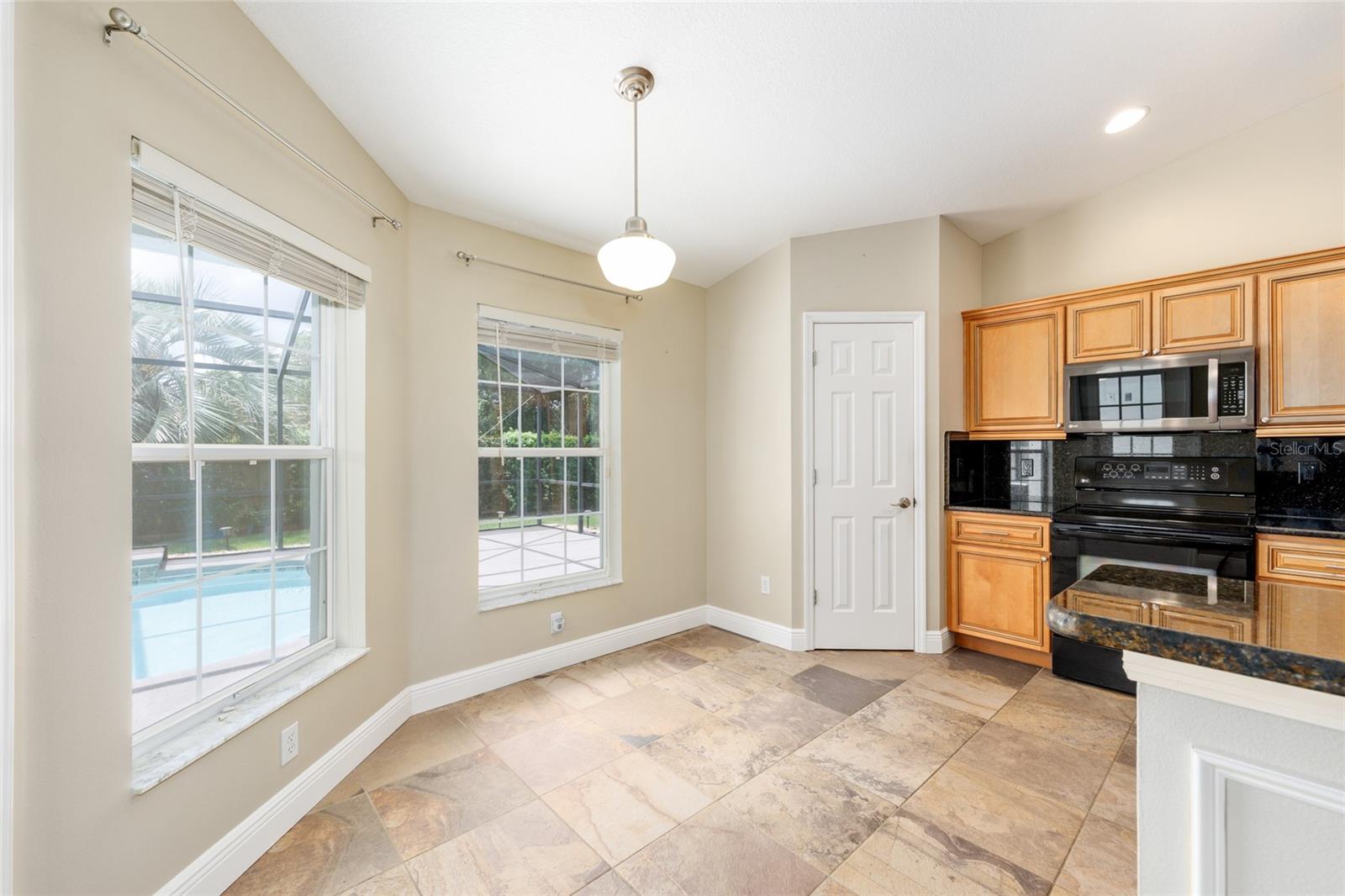 Listing photo id 19 for 5660 85th Place