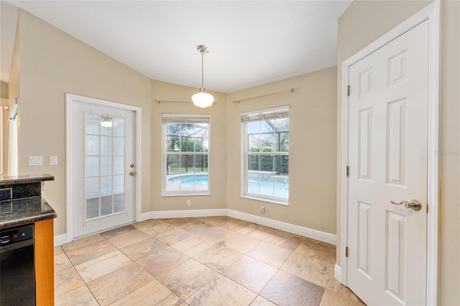 Listing photo id 20 for 5660 85th Place