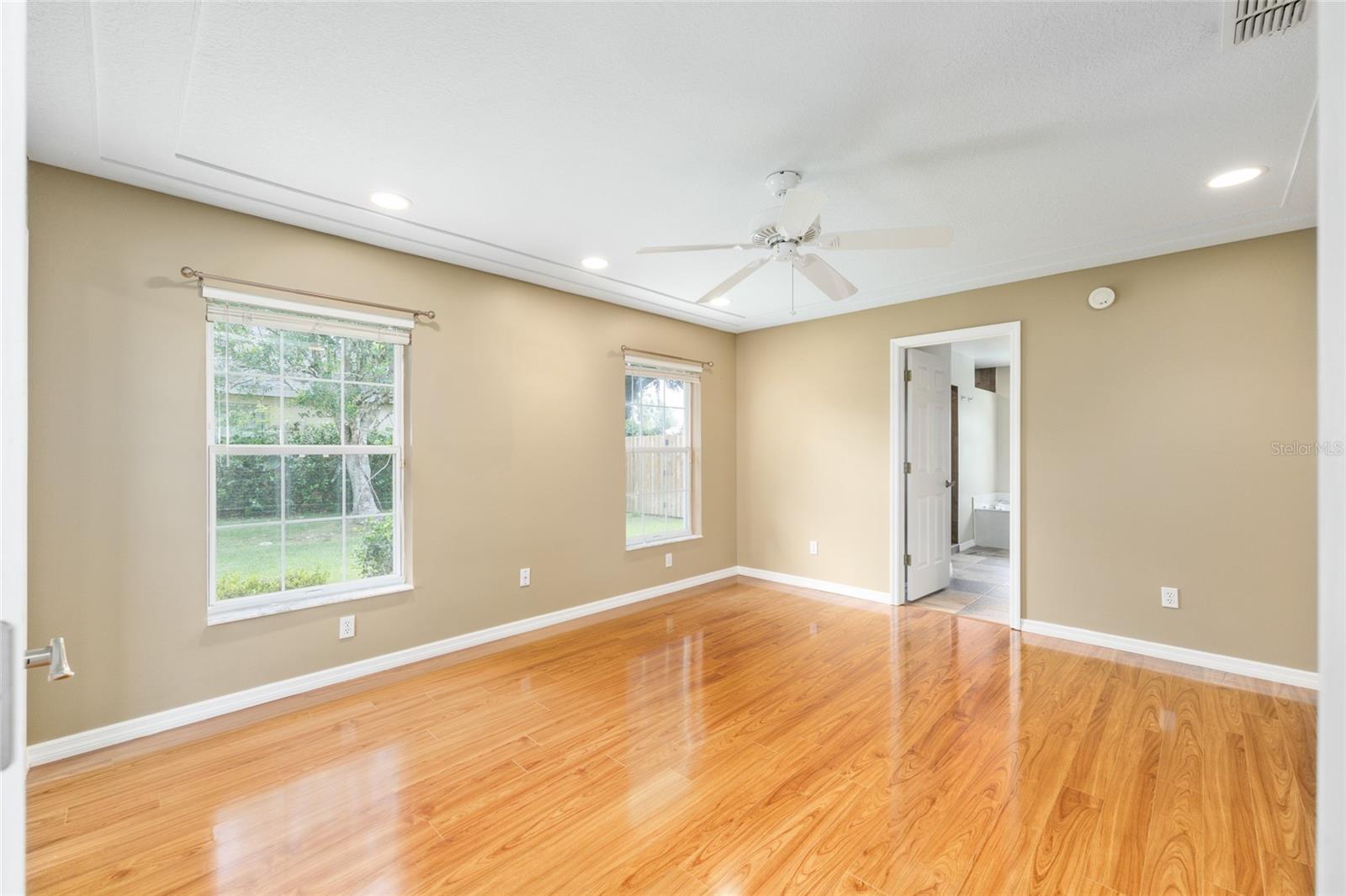 Listing photo id 27 for 5660 85th Place
