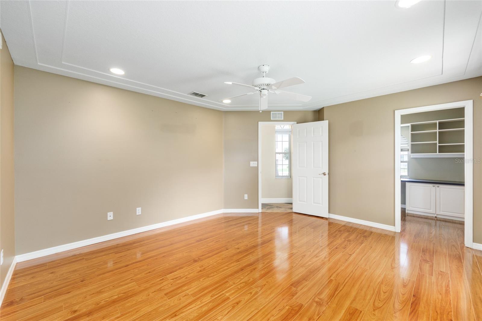 Listing photo id 28 for 5660 85th Place