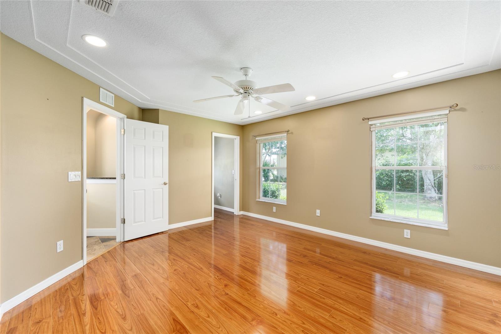 Listing photo id 29 for 5660 85th Place