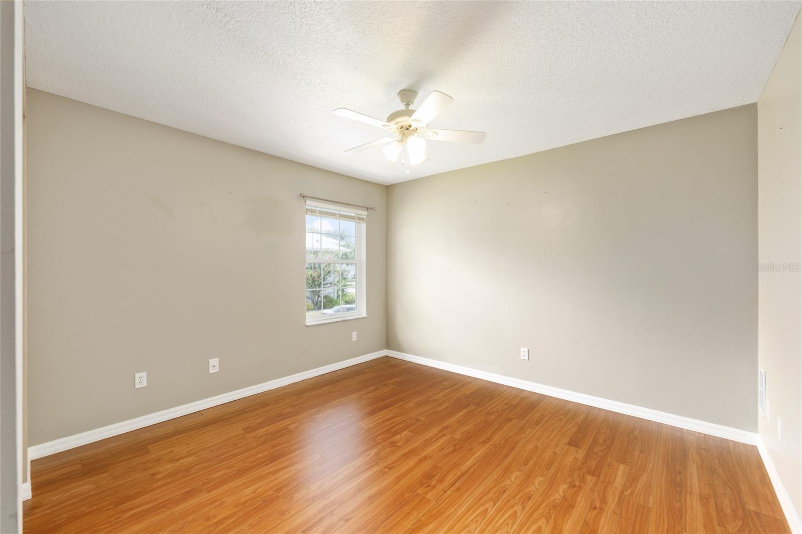 Listing photo id 37 for 5660 85th Place
