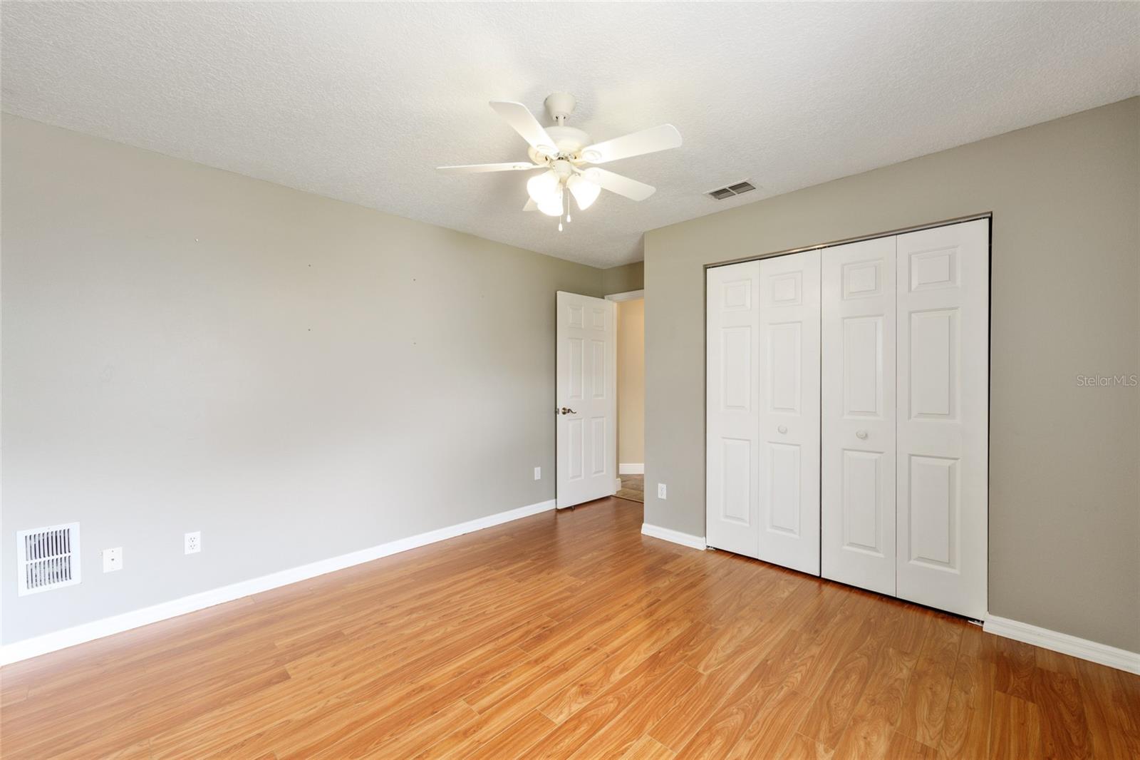 Listing photo id 38 for 5660 85th Place