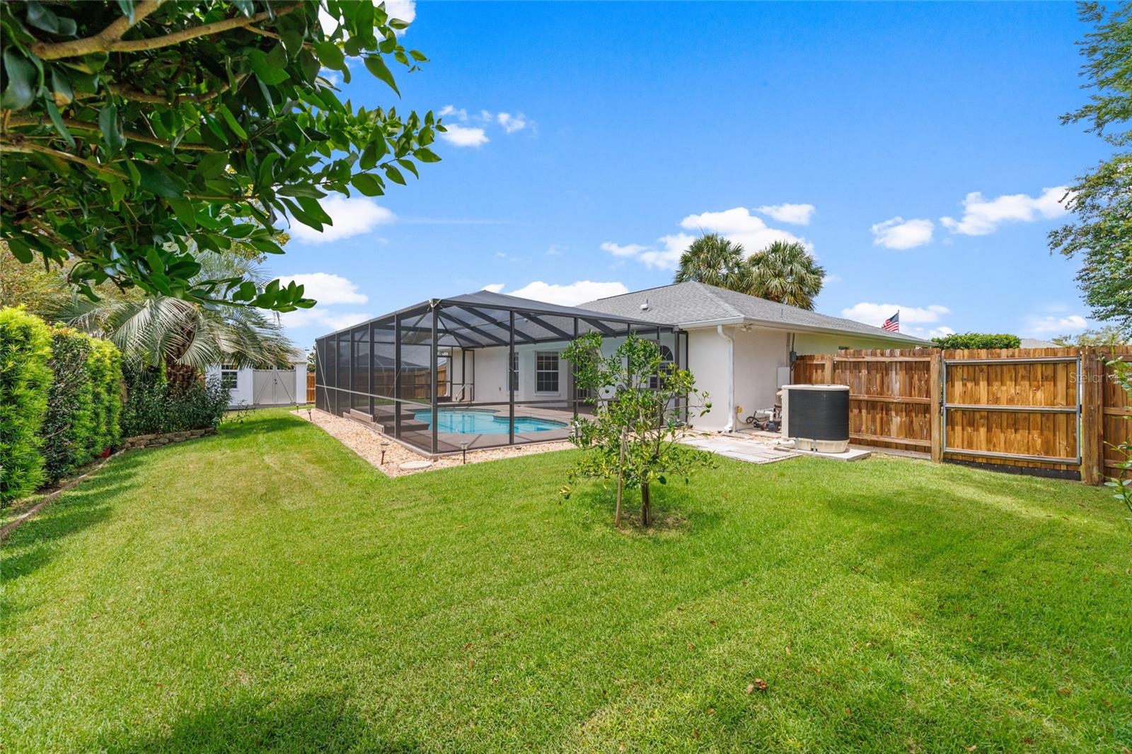 Listing photo id 52 for 5660 85th Place