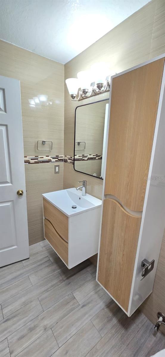 Image 11 of 21 For 14001 Fairway Island Drive 512