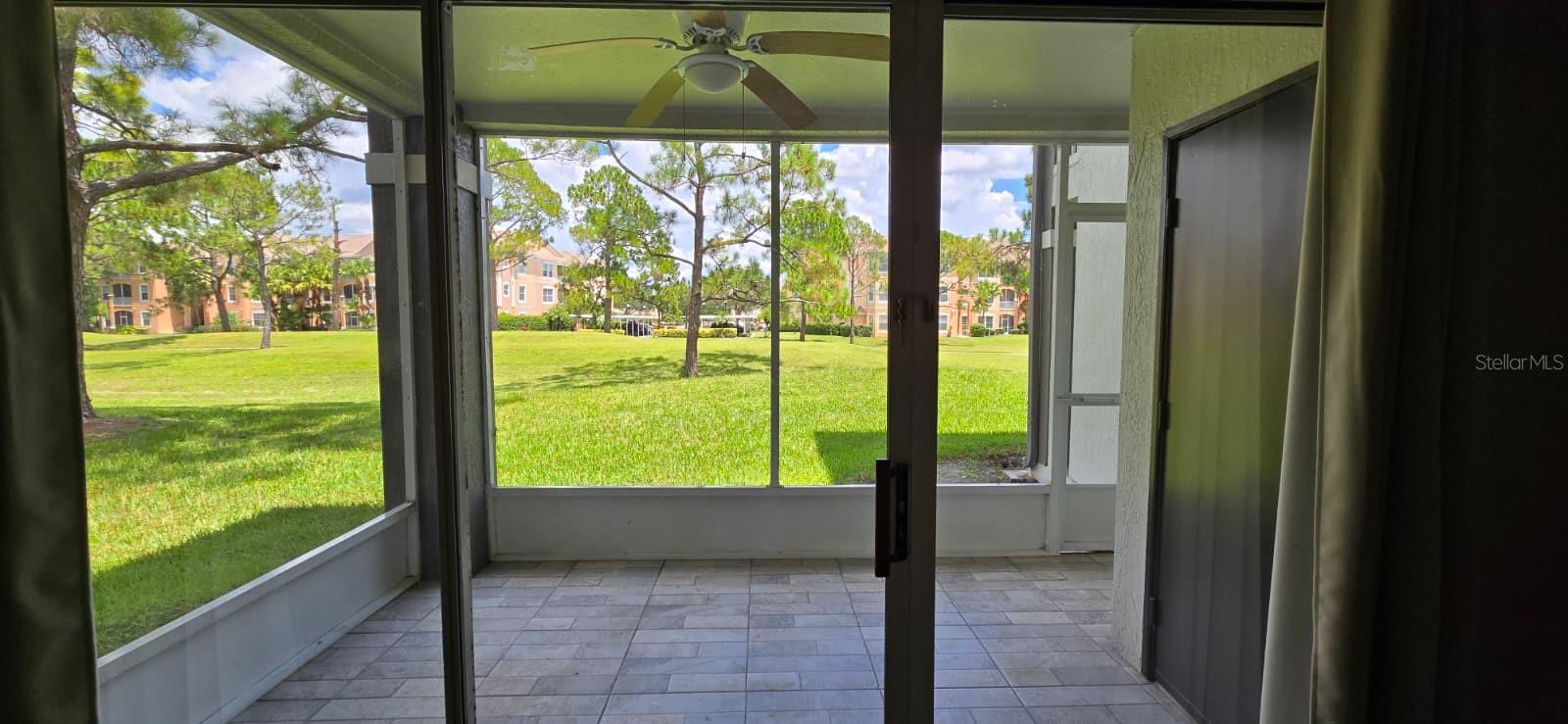 Image 14 of 21 For 14001 Fairway Island Drive 512