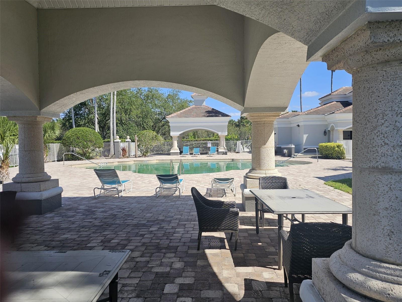 Image 20 of 21 For 14001 Fairway Island Drive 512