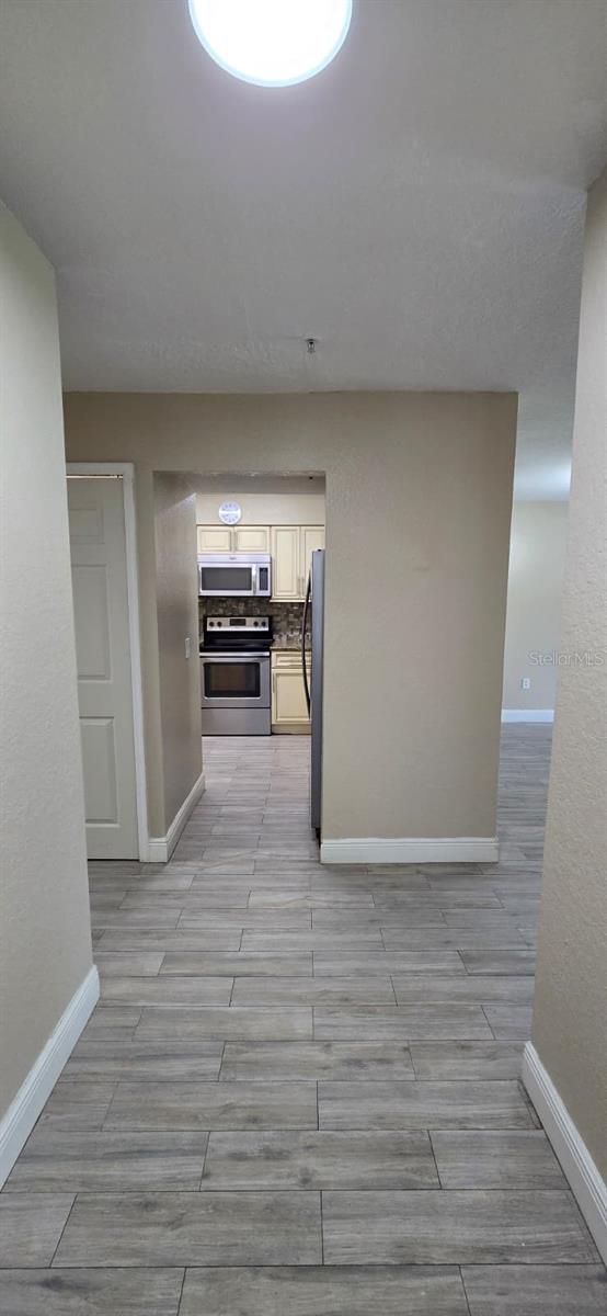 Image 5 of 21 For 14001 Fairway Island Drive 512