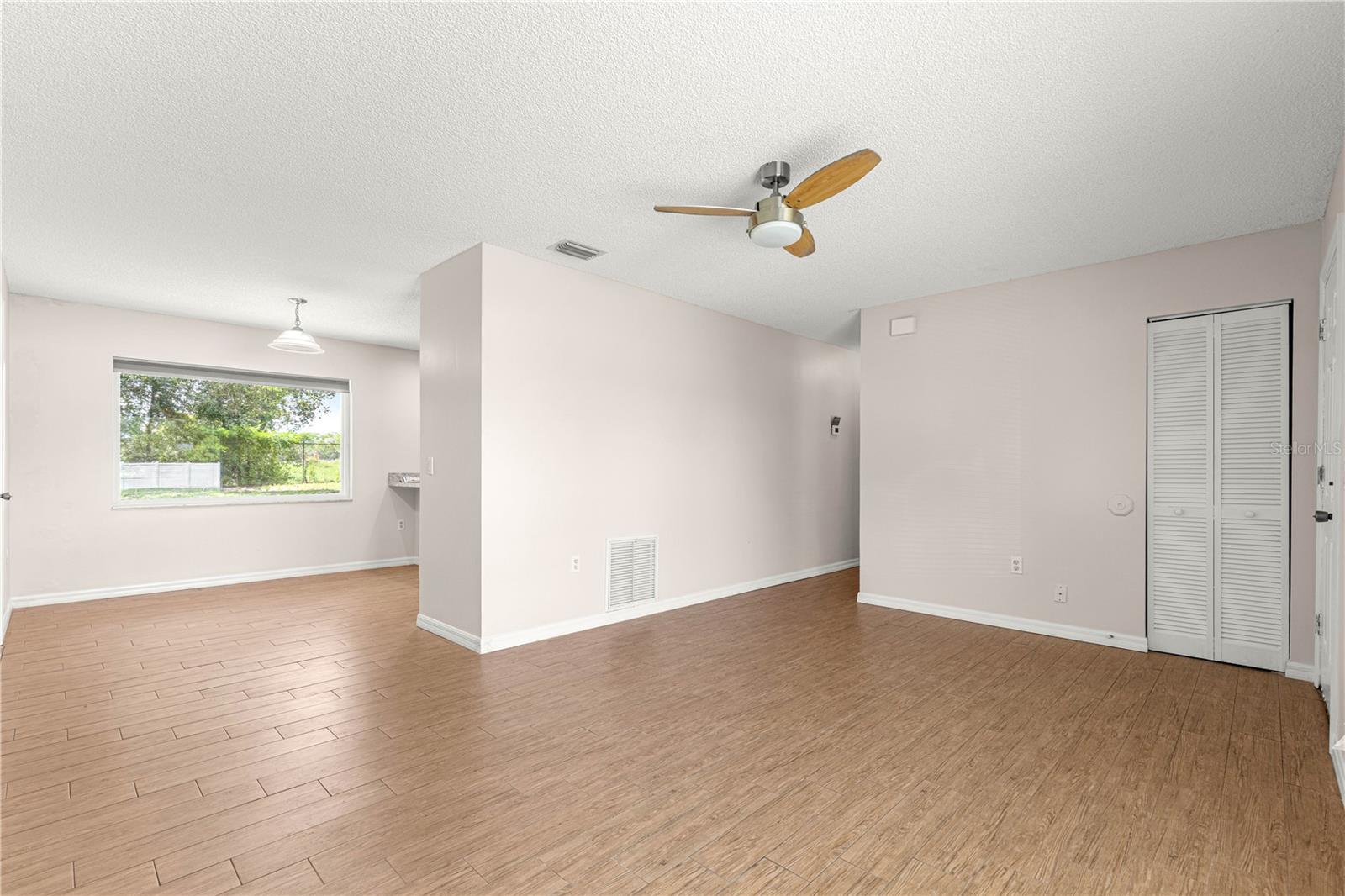 Image 13 of 34 For 998 Hibiscus Street