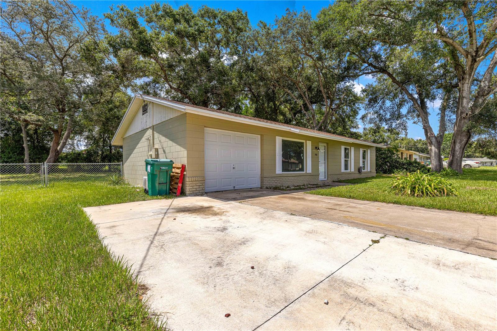Image 2 of 34 For 998 Hibiscus Street