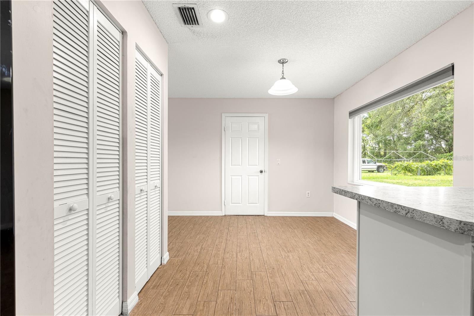 Image 21 of 34 For 998 Hibiscus Street
