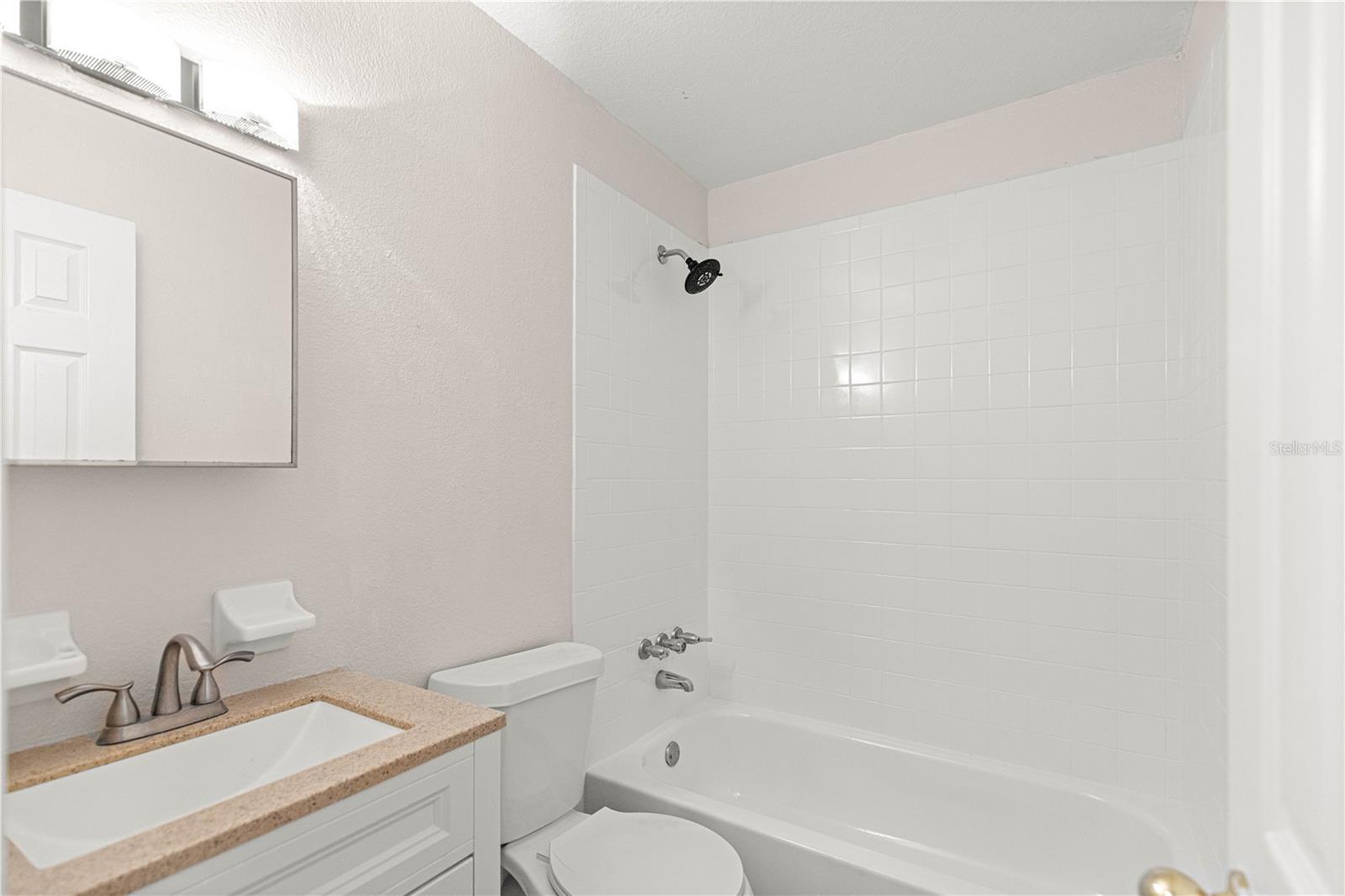 Image 31 of 34 For 998 Hibiscus Street