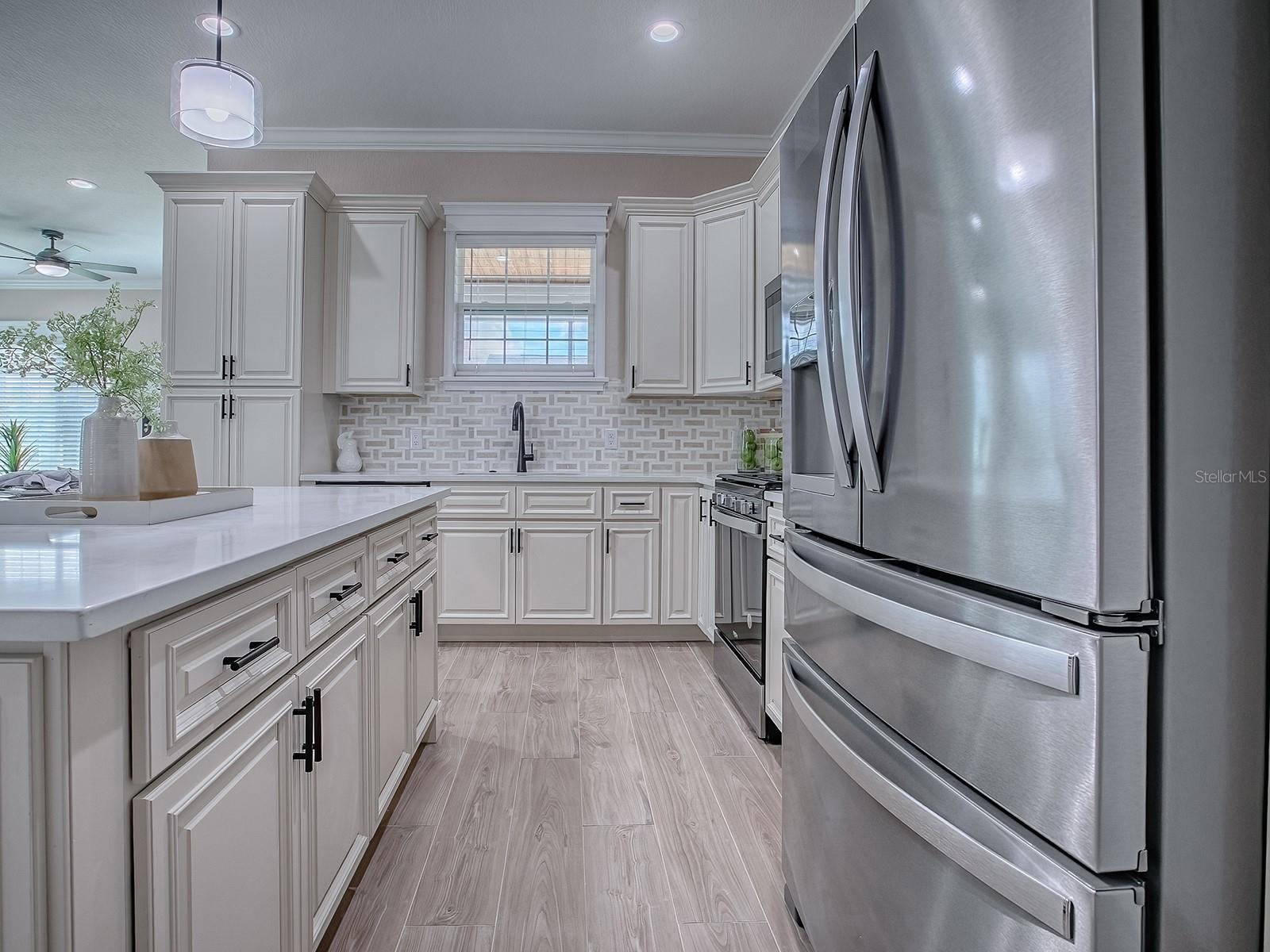 Listing photo id 13 for 12623 49th Drive