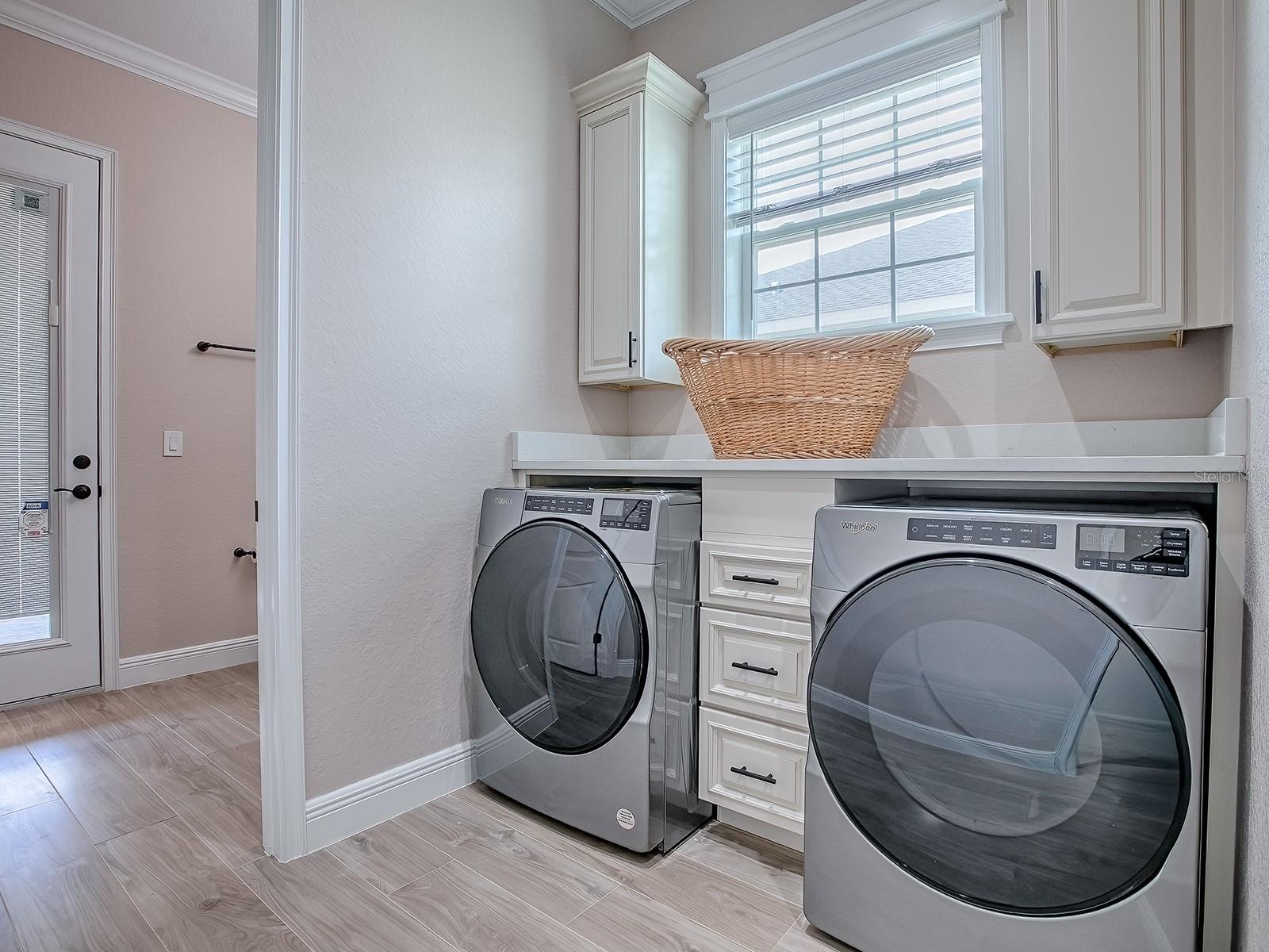 Listing photo id 14 for 12623 49th Drive