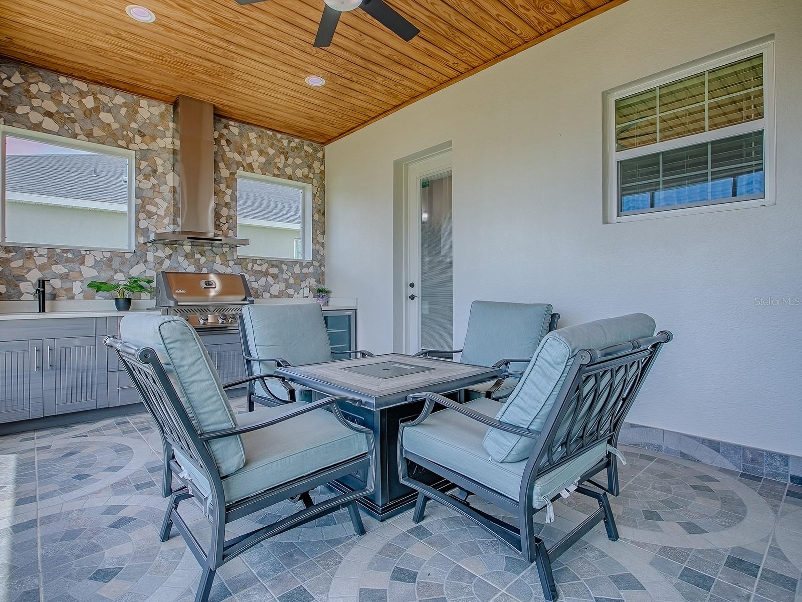 Listing photo id 33 for 12623 49th Drive